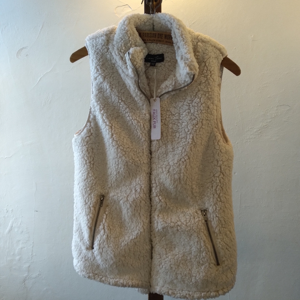 Love Tree NWT Faux Sheepskin Vest